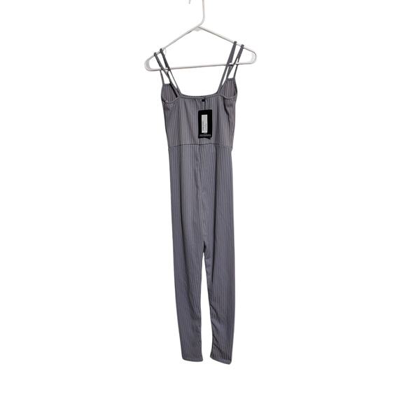 PrettyLittleThing Gray Ribbed Double Strap Jumpsuit Size 6 NWT - Picture 2 of 6